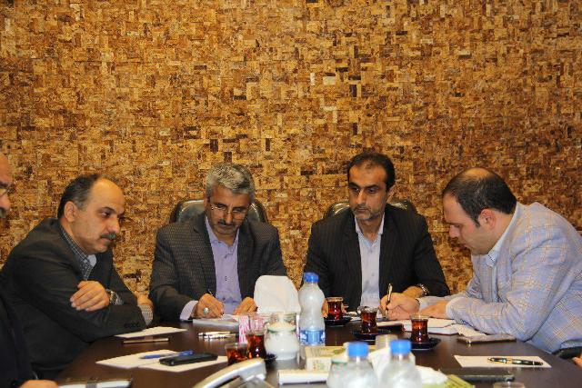 نشست مشترك اعضاي شوراي شهرو شهردار لاهيجان با فرماندار و نماينده شهرستان لاهيجان در مجلس شوراي اسلامي